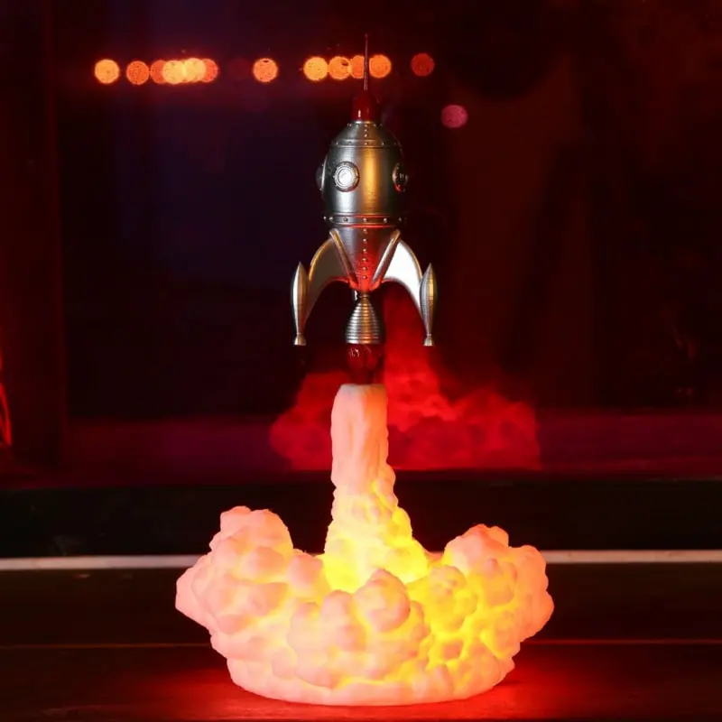3D printet ildspyende rumraket lampe med behagelig pulserende belysning.