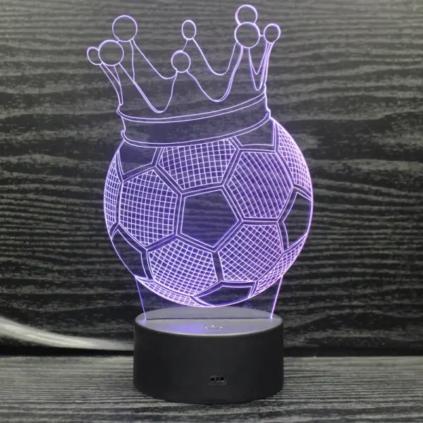 Sej fodbold 3D lampe. Lysende fodbold med en kongekrone på. Farveskift mellem 7 farver. - Image 2