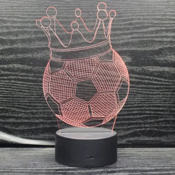 Sej fodbold 3D lampe. Lysende fodbold med en kongekrone på. Farveskift mellem 7 farver. - Image 3