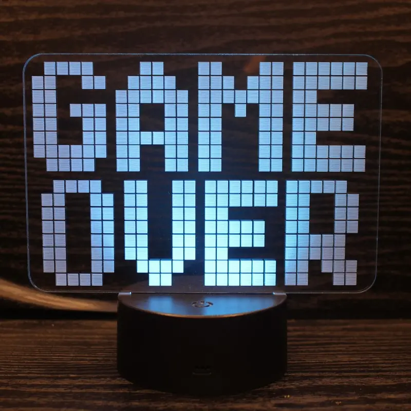 Cool Gaming 3D lampe. Game Over. Farveskift mellem 7 farver.