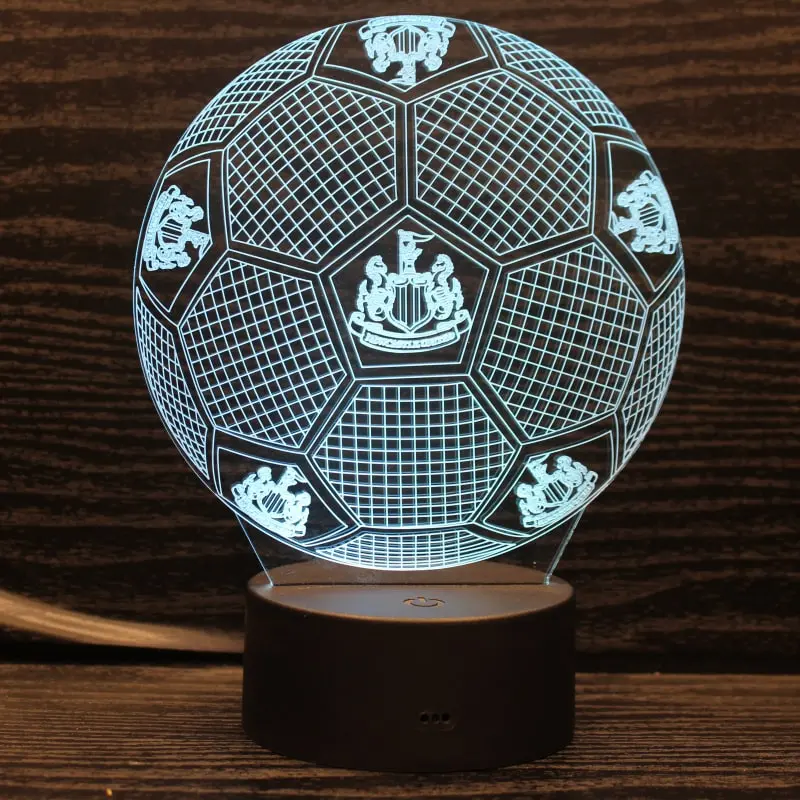 Newcastle 3D lampe. Fodbold. Farveskift mellem 7 farver.