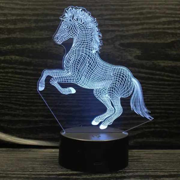 Stejlende hest 3D lampe. Flot Stejlende hest som natlampe.