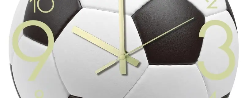 Selvlysende sports væg-ur, -synligt både dag og nat. Fodbold