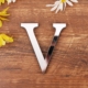 Spejl Bogstav Wallsticker. Unikke Dekorationer til Dit Hjem. Bogstav: V Spejl Bogstav Wallsticker. Unik Dekoration til Dit Hjem. -V.