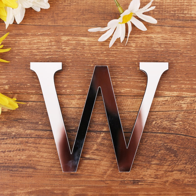 Spejl Bogstav Wallsticker. Unikke Dekorationer til Dit Hjem. Bogstav: W Spejl Bogstav Wallsticker. Unik Dekoration til Dit Hjem. -W.