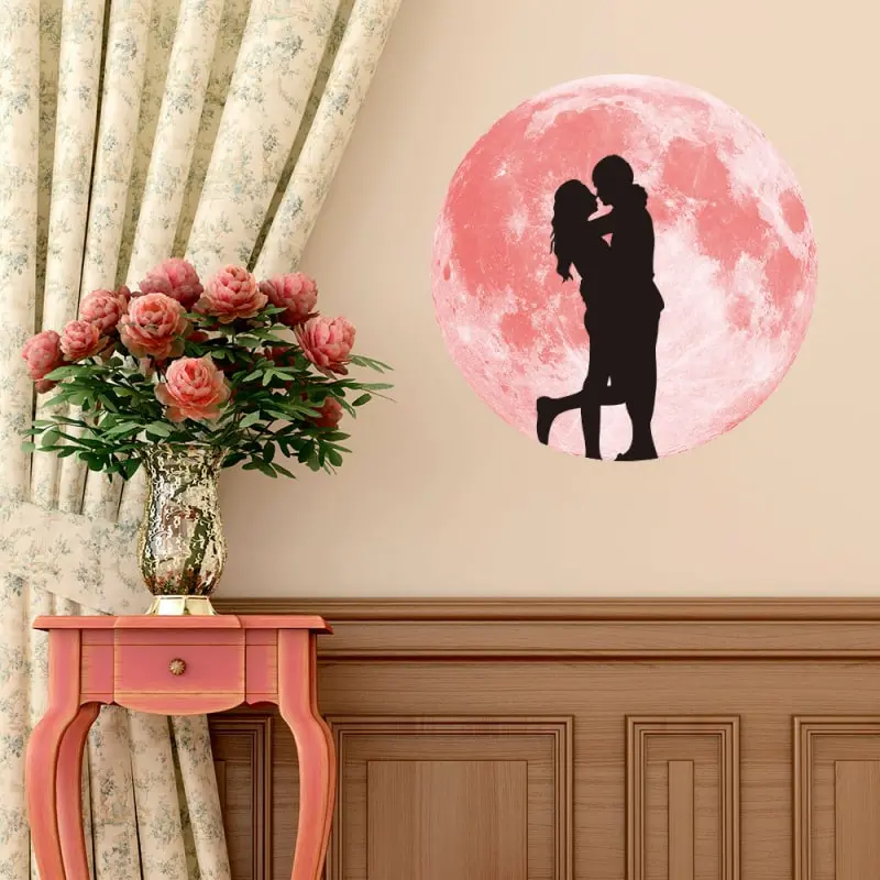 Stor selvlysende måne wallsticker. 30 cm. Et forelsket par. Lyserød. Stor selvlysende måne wallsticker. 30 cm. Et forelsket par. Lyserød. - Image 5