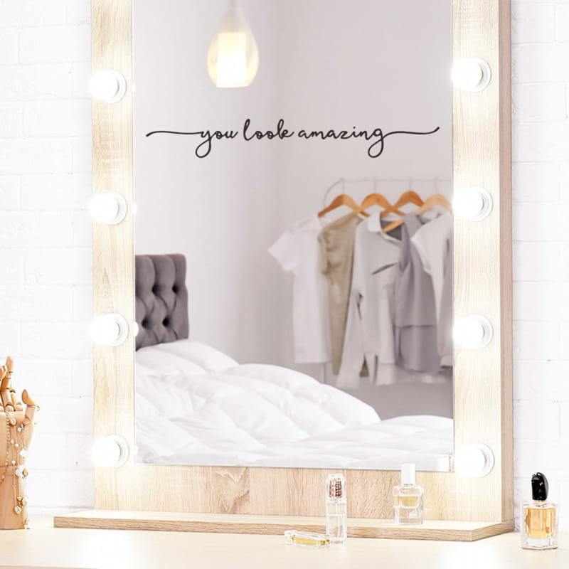 You Look Amazing wallsticker. Husk at rose dig selv og hinanden. 5x37cm You Look Amazing wallsticker. Husk at rose dig selv og hinanden. 5x37cm - Billede 3