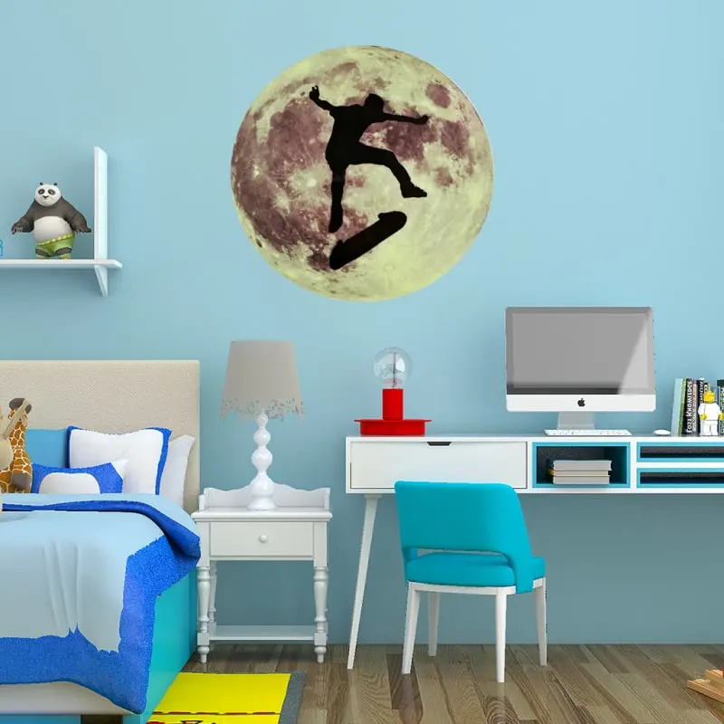 Stor selvlysende måne wallsticker. 30 cm. Tricks på skateboard. Stor selvlysende måne wallsticker. 30 cm. Tricks på skateboard. - Image 3