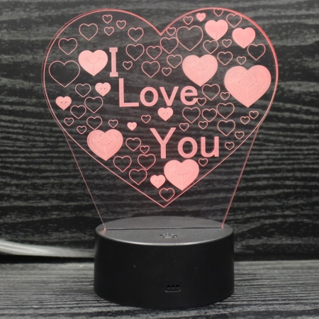 I Love You 3D lampe med masser af hjerter. Sød natlampe.