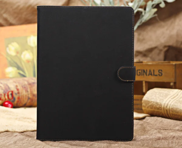 Lækkert ruskinds cover til iPad 2/3/4. Sort. Lækkert ruskinds cover til iPad 2/3/4. Sort.